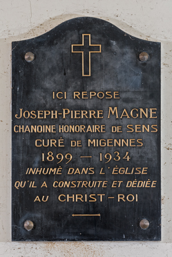 plaque commémorative © Pierre-Marie Barbe-Richaud / Région Bourgogne-Franche-Comté, Inventaire du patrimoine - 2023  plaque commémorative © Pierre-Marie Barbe-Richaud / Région Bourgogne-Franche-Comté, Inventaire du patrimoine - 2023