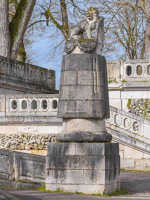 fortification d'agglomération bastion square © Thierry Kuntz / Région Bourgogne-Franche-Comté, Inventaire du patrimoine - 2024  fortification d'agglomération bastion square © Thierry Kuntz / Région Bourgogne-Franche-Comté, Inventaire du patrimoine - 2024