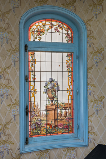 fermeture de baie © Pierre-Marie Barbe-Richaud / Région Bourgogne-Franche-Comté, Inventaire du patrimoine - 2024  fermeture de baie © Pierre-Marie Barbe-Richaud / Région Bourgogne-Franche-Comté, Inventaire du patrimoine - 2024