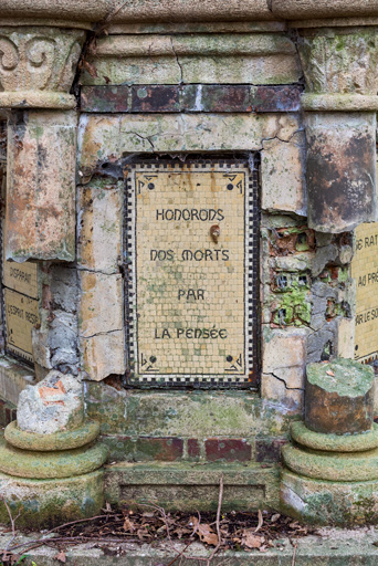  fabrique de jardin croix monumentale © Pierre-Marie Barbe-Richaud / Région Bourgogne-Franche-Comté, Inventaire du patrimoine - 2024