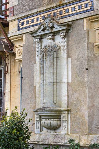 niche © Pierre-Marie Barbe-Richaud / Région Bourgogne-Franche-Comté, Inventaire du patrimoine - 2024  niche © Pierre-Marie Barbe-Richaud / Région Bourgogne-Franche-Comté, Inventaire du patrimoine - 2024