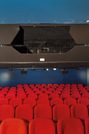 cinéma © Pierre-Marie Barbe-Richaud / Région Bourgogne-Franche-Comté, Inventaire du patrimoine - 2024  cinéma © Pierre-Marie Barbe-Richaud / Région Bourgogne-Franche-Comté, Inventaire du patrimoine - 2024