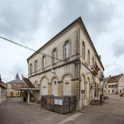 halle mairie salle des fêtes cinéma © Pierre-Marie Barbe-Richaud / Région Bourgogne-Franche-Comté, Inventaire du patrimoine - 2024  halle mairie salle des fêtes cinéma © Pierre-Marie Barbe-Richaud / Région Bourgogne-Franche-Comté, Inventaire du patrimoine - 2024