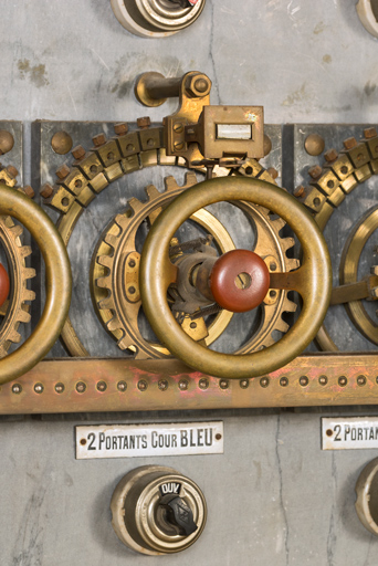  théâtre tableau de commande © Pierre-Marie Barbe-Richaud / Région Bourgogne-Franche-Comté, Inventaire du patrimoine - 2025