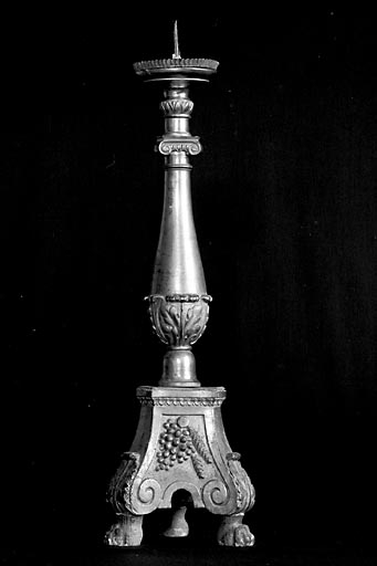 Vue de la face avec raisins. © Yves Sancey / Région Bourgogne-Franche-Comté, Inventaire du patrimoine - 1973