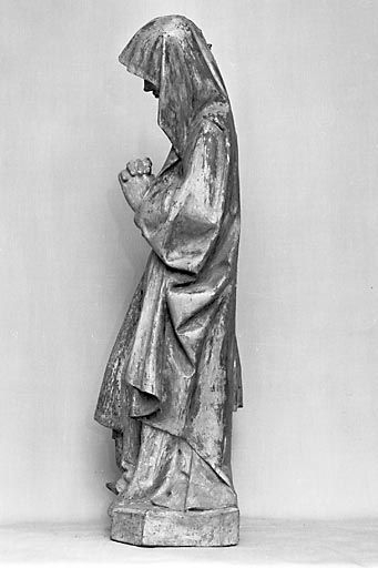 La Vierge, vue du profil gauche. © Yves Sancey / Région Bourgogne-Franche-Comté, Inventaire du patrimoine - 1974