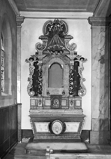 Vue d'ensemble de l'autel-retable latéral gauche. © Yves Sancey / Région Bourgogne-Franche-Comté, Inventaire du patrimoine - 1974