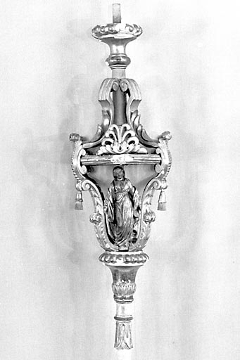 Vue d'un bâton de procession avec une statuette de la Vierge. © Yves Sancey / Région Bourgogne-Franche-Comté, Inventaire du patrimoine - 1974