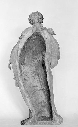 Sainte Agathe : vue de dos. © Yves Sancey / Région Bourgogne-Franche-Comté, Inventaire du patrimoine - 1974