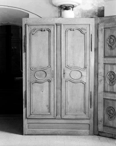 Deux battants de porte d'armoire : vue d'ensemble. © Yves Sancey / Région Bourgogne-Franche-Comté, Inventaire du patrimoine - 1974