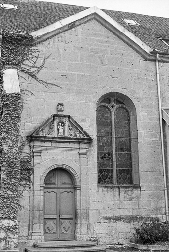 Face latérale droite, troisième travée de la nef. © Gilbert Poinsot / Région Bourgogne-Franche-Comté, Inventaire du patrimoine - 1974