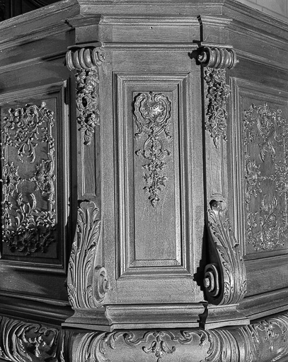 Détail : un panneau de la cuve. © Yves Sancey / Région Bourgogne-Franche-Comté, Inventaire du patrimoine - 1974