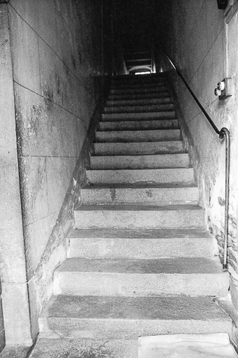 Ferme cadastrée 1965 AD : escalier intérieur. © F. Pernin / Région Bourgogne-Franche-Comté, Inventaire du patrimoine - 1974