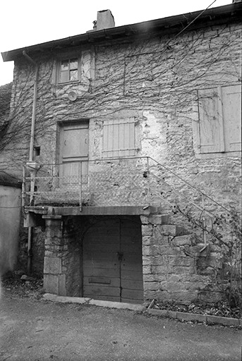 Maison cadastrée 1967 AH 146, située impasse du Quart d'Amont : façade antérieure. © F. Pernin / Région Bourgogne-Franche-Comté, Inventaire du patrimoine - 1974