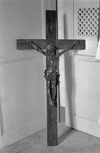 Vue de face du Christ en croix situé dans la sacristie © Guy Forestier / Région Bourgogne-Franche-Comté, Inventaire du patrimoine - 1974