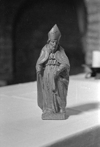 Statue de saint évêque en bois doré, XVIIIe siècle : vue de face © Guy Forestier / Région Bourgogne-Franche-Comté, Inventaire du patrimoine - 1974
