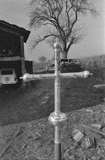 Croix de procession en cuivre argenté, XVIe siècle : face arrière © Guy Forestier / Région Bourgogne-Franche-Comté, Inventaire du patrimoine - 1974