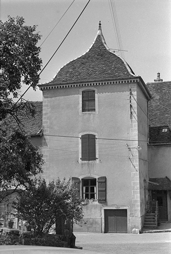 Maison du XVIIe siècle : vue de la tour © Guy Forestier / Région Bourgogne-Franche-Comté, Inventaire du patrimoine - 1974