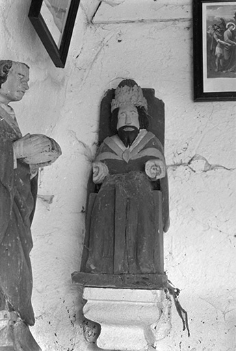 Statue de saint Pierre, bois, XVIIe siècle : vue de face © Guy Forestier / Région Bourgogne-Franche-Comté, Inventaire du patrimoine - 1974