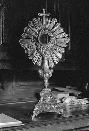 Ostensoir, cuivre repoussé et doré, XIXe siècle : vue de face. © Guy Forestier / Région Bourgogne-Franche-Comté, Inventaire du patrimoine - 1974