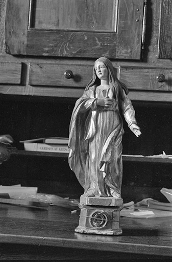 Statue de sainte Marie-Madeleine en bois, XVIIIe siècle : vue de face © Guy Forestier / Région Bourgogne-Franche-Comté, Inventaire du patrimoine - 1974