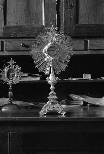 Ostensoir-soleil en cuivre, XIXe siècle : vue de face © Guy Forestier / Région Bourgogne-Franche-Comté, Inventaire du patrimoine - 1974