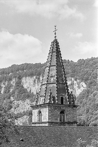 Le clocher vu du nord. © Guy Forestier / Région Bourgogne-Franche-Comté, Inventaire du patrimoine - 1974