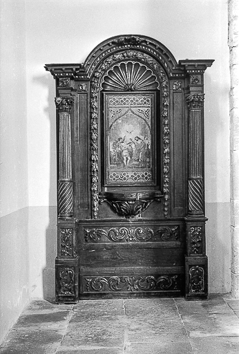 Fonts baptismaux et retable, bois et peinture, XVIIIe siècle : vue d'ensemble © Guy Forestier / Région Bourgogne-Franche-Comté, Inventaire du patrimoine - 1974