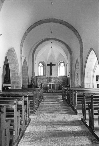Nef et choeur vus depuis l'entrée © Guy Forestier / Région Bourgogne-Franche-Comté, Inventaire du patrimoine - 1974