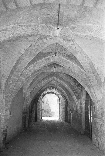 Deuxième passage voûté. © Guy Forestier / Région Bourgogne-Franche-Comté, Inventaire du patrimoine - 1974
