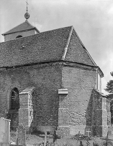 Abside, côté droit. © Yves Sancey / Région Bourgogne-Franche-Comté, Inventaire du patrimoine - 1974