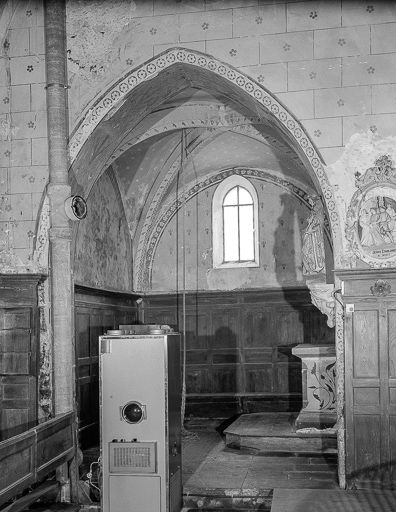 Intérieur : arc d'entrée de la seconde chapelle gauche. © Yves Sancey / Région Bourgogne-Franche-Comté, Inventaire du patrimoine - 1974