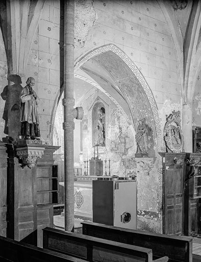 Intérieur : arc d'entrée et mur Est de la seconde chapelle gauche. © Yves Sancey / Région Bourgogne-Franche-Comté, Inventaire du patrimoine - 1974