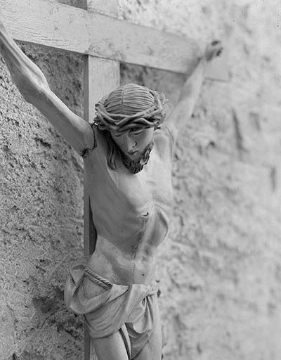 Détail : torse, trois quarts droit. © Yves Sancey / Région Bourgogne-Franche-Comté, Inventaire du patrimoine - 1974