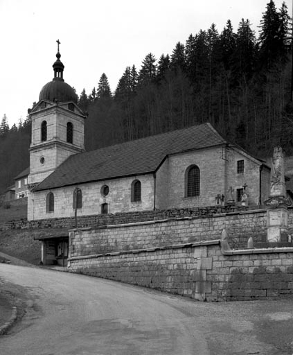 Façade latérale sud. © Yves Sancey / Région Bourgogne-Franche-Comté, Inventaire du patrimoine - 1975