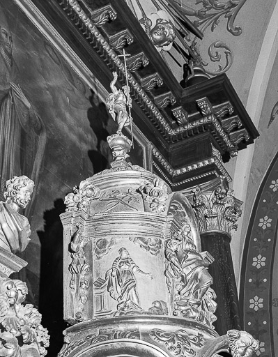 Détail : face latérale gauche du tabernacle tournant. © Yves Sancey / Région Bourgogne-Franche-Comté, Inventaire du patrimoine - 1975