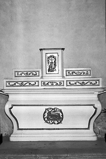 Autel latéral gauche. © Yves Sancey / Région Bourgogne-Franche-Comté, Inventaire du patrimoine - 1975