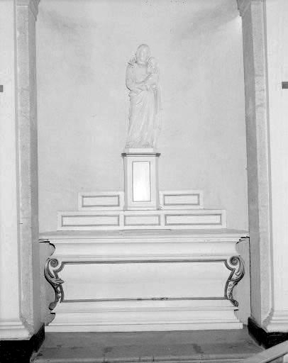 Autel latéral droit. © Yves Sancey / Région Bourgogne-Franche-Comté, Inventaire du patrimoine - 1975