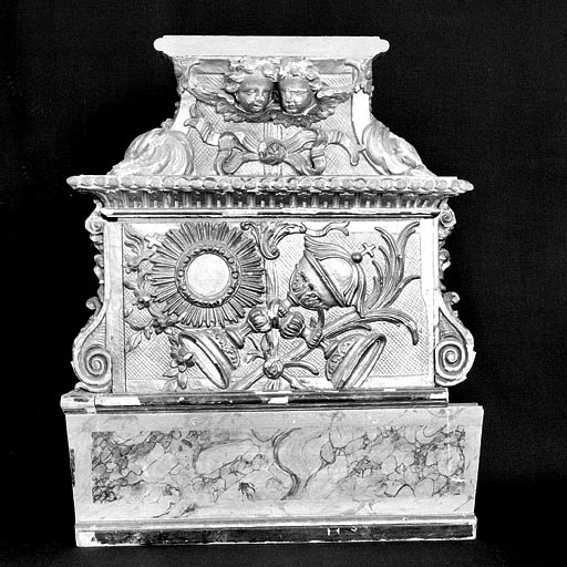 Revers. © Yves Sancey / Région Bourgogne-Franche-Comté, Inventaire du patrimoine - 1975