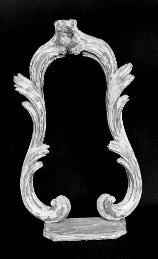 Présentoir de statuette. © Yves Sancey / Région Bourgogne-Franche-Comté, Inventaire du patrimoine - 1975