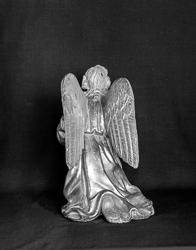 Ange droit vu de dos. © Yves Sancey / Région Bourgogne-Franche-Comté, Inventaire du patrimoine - 1975