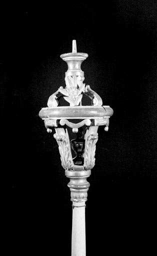 Bâton avec pot à feu. © Yves Sancey / Région Bourgogne-Franche-Comté, Inventaire du patrimoine - 1975