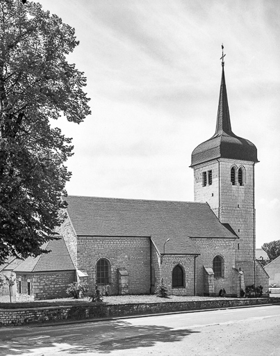 Extérieur : façade latérale gauche. © Yves Sancey / Région Bourgogne-Franche-Comté, Inventaire du patrimoine - 1975