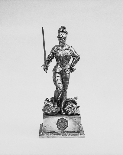 Statuette reliquaire : saint Georges vu de face. © Yves Sancey / Région Bourgogne-Franche-Comté, Inventaire du patrimoine - 1975