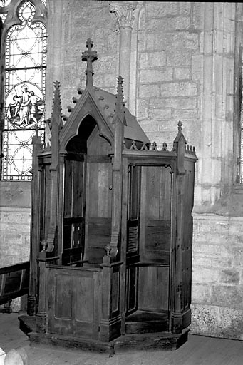 Confessionnal du collatéral droit. © Yves Sancey / Région Bourgogne-Franche-Comté, Inventaire du patrimoine - 1975