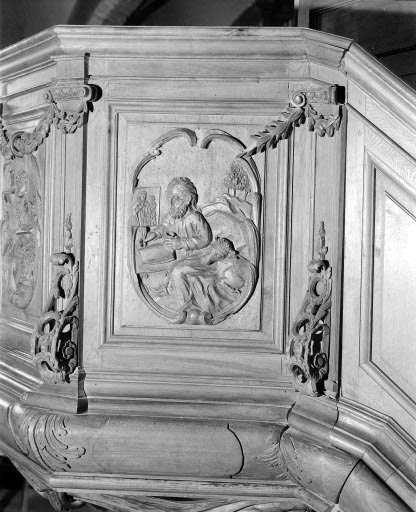 Détail de la cuve : panneau représentant saint Luc. © Yves Sancey / Région Bourgogne-Franche-Comté, Inventaire du patrimoine - 1975