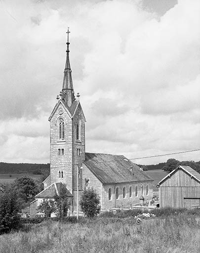 Extérieur : faces antérieure et latérale droite. © Yves Sancey / Région Bourgogne-Franche-Comté, Inventaire du patrimoine - 1975