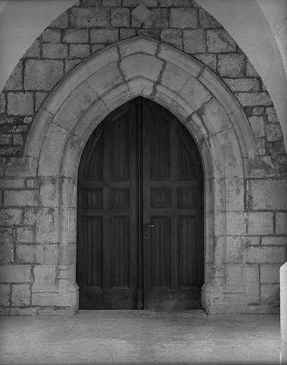 Extérieur : portail. © Yves Sancey / Région Bourgogne-Franche-Comté, Inventaire du patrimoine - 1975
