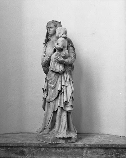 Vue de trois quarts gauche. © Yves Sancey / Région Bourgogne-Franche-Comté, Inventaire du patrimoine - 1975