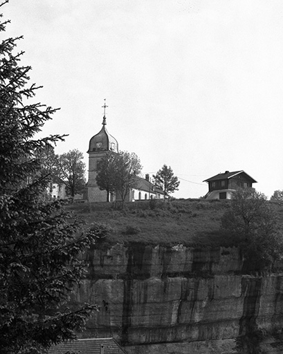 Façade antérieure et face latérale droite. © Yves Sancey / Région Bourgogne-Franche-Comté, Inventaire du patrimoine - 1975